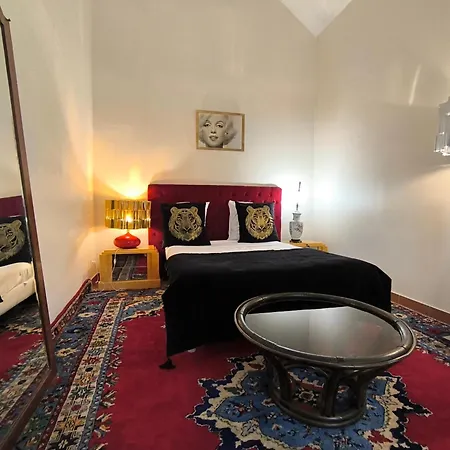 Domaine De Ris בית הארחה