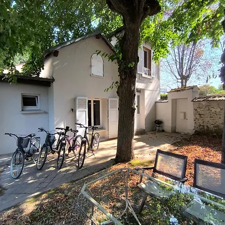 Domaine De Ris בית הארחה *